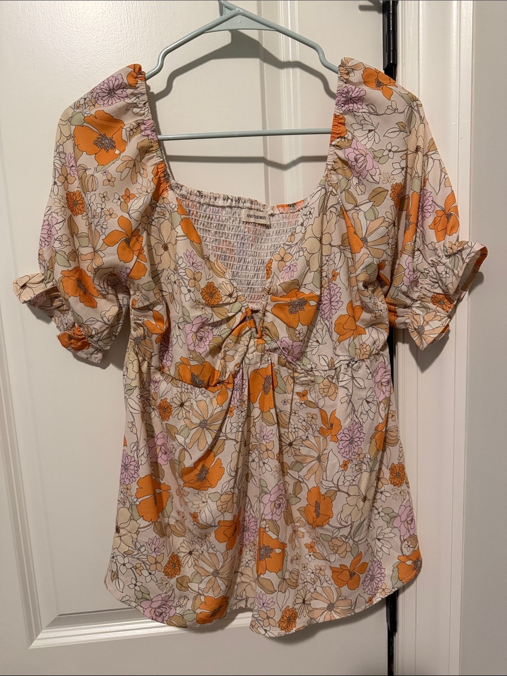 Andthewhy Floral Boho Retro Style Puff Sleeve Top Orange Floral size Small